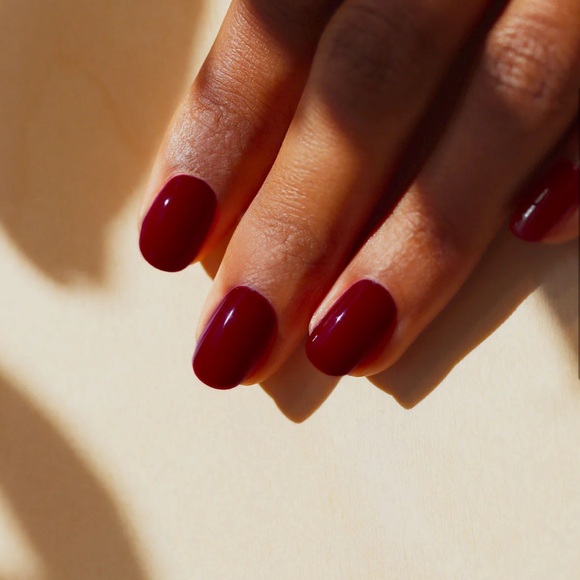 Manicurist ‘Green’ Nail Polish: Dark Pansy - Picture 4 of 8